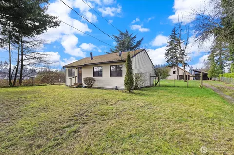 12204 Waller Rd E, Tacoma, WA 98446
