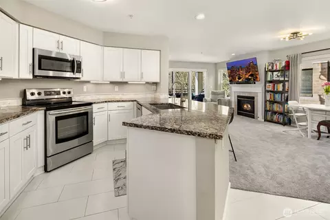 8750 Greenwood Ave N #S208, Seattle, WA 98103