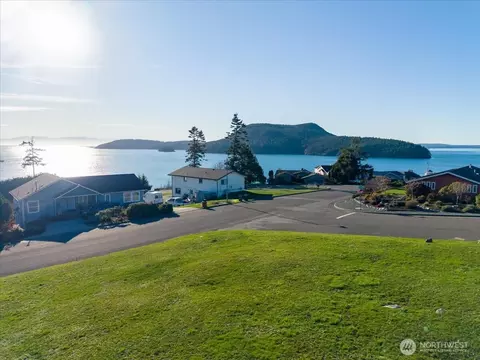 4708 Bryce Dr, Anacortes, WA 98221