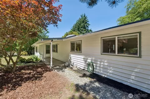 Exterior - 19520 Grannis Rd, Bothell, WA 98012 photo 2 of 7