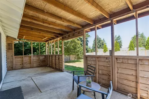 Exterior - 19520 Grannis Rd, Bothell, WA 98012 photo 4 of 7