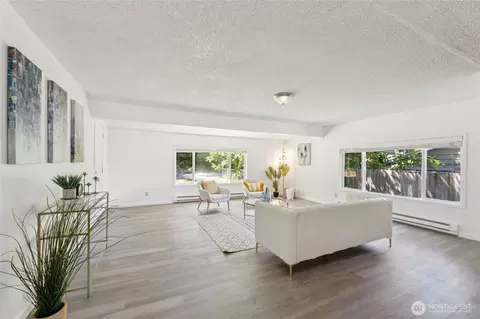 Living - 19520 Grannis Rd, Bothell, WA 98012 photo 2 of 5