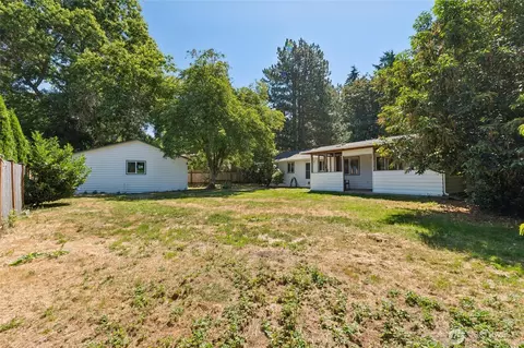 Exterior - 19520 Grannis Rd, Bothell, WA 98012 photo 6 of 7