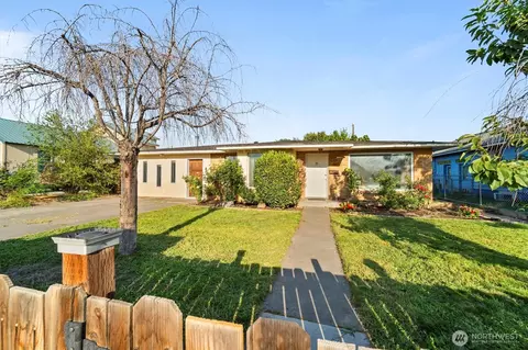 837 S Hawthorne St, Kennewick, WA 99336