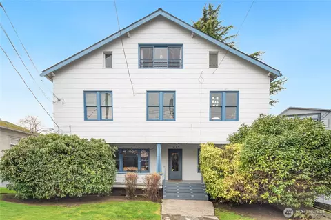 1425 Palm Ave SW, Seattle, WA 98116