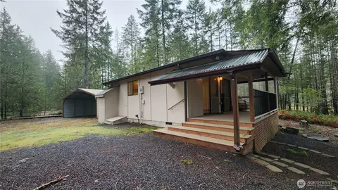 51 N Cod Pl, Hoodsport, WA 98548