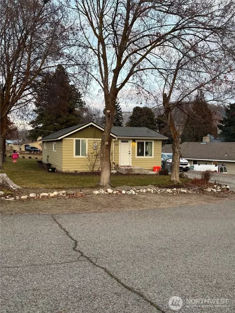 2419 Entiat Way, Entiat, WA 98822