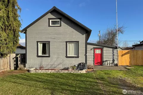 1121 Georgiana St, Port Angeles, WA 98362