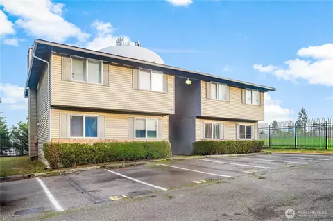 3030 S 216 St #E, Seatac, WA 98198