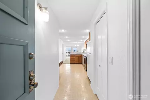 Entry Way - 2210 Grand Ave, Everett, WA 98201 photo 1 of 2