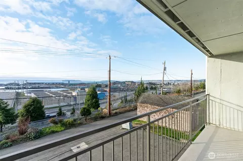 View/Area - 2210 Grand Ave, Everett, WA 98201 photo 7 of 10