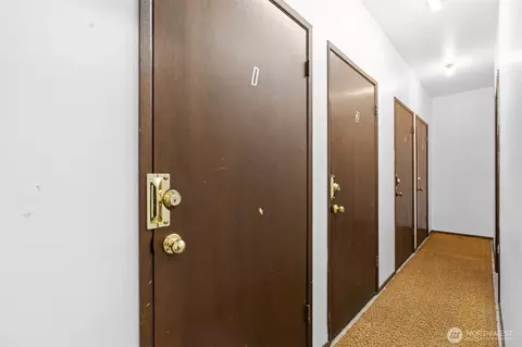 Entry Way - 2210 Grand Ave, Everett, WA 98201 photo 2 of 2