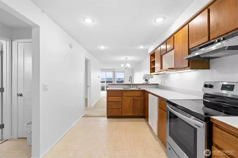 Kitchen - 2210 Grand Ave, Everett, WA 98201 photo 5 of 5
