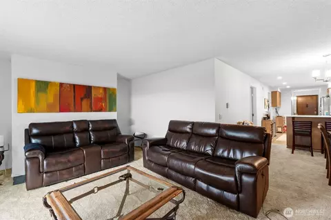 Living - 2210 Grand Ave, Everett, WA 98201 photo 1 of 4