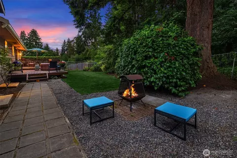 Exterior - 23318 3rd Pl W, Bothell, WA 98021 photo 4 of 7