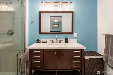Bath - 23318 3rd Pl W, Bothell, WA 98021 photo 3 of 4