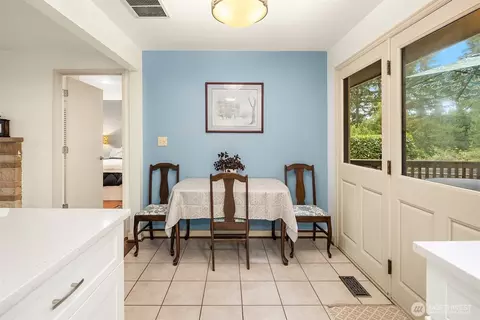 Dining - 23318 3rd Pl W, Bothell, WA 98021 photo 1 of 1