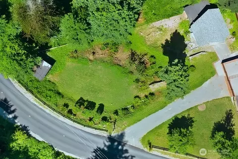 17600 SE Cougar Mountain Dr, Issaquah, WA 98027