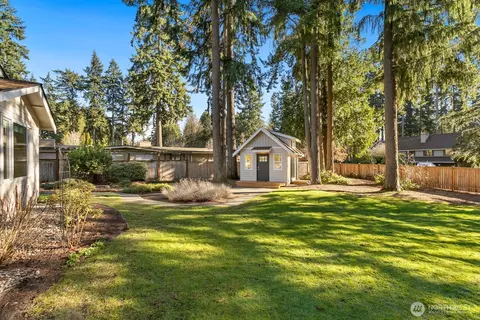 Exterior - 19810 95th Ave NE, Bothell, WA 98011 photo 4 of 5