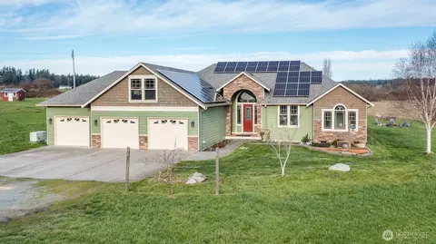 120 W Crescent Harbor Rd, Oak Harbor, WA 98277