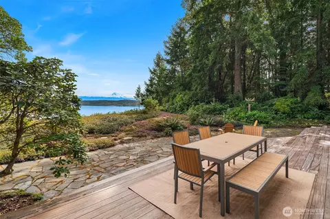 28302 97th Ave SW, Vashon, WA 98070