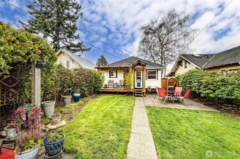 Exterior - 1116 E Marine View Dr, Everett, WA 98201 photo 10 of 14