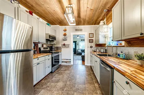 Kitchen - 1116 E Marine View Dr, Everett, WA 98201 photo 1 of 5