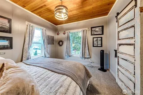 Bedroom - 1116 E Marine View Dr, Everett, WA 98201 photo 2 of 3