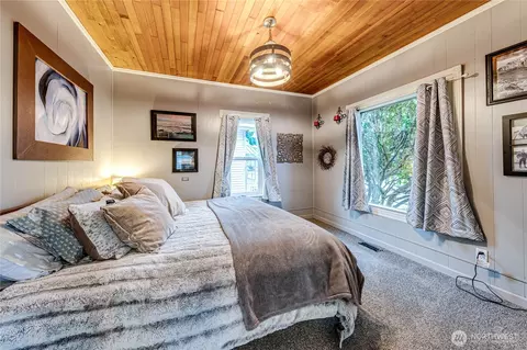 Bedroom - 1116 E Marine View Dr, Everett, WA 98201 photo 1 of 3