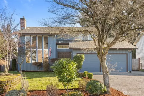 9323 10th Ave SE, Everett, WA 98208