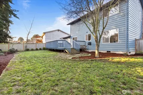 Exterior - 9323 10th Ave SE, Everett, WA 98208 photo 3 of 5