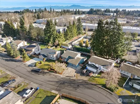 View/Area - 9323 10th Ave SE, Everett, WA 98208 photo 3 of 3