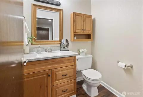 Bath - 9323 10th Ave SE, Everett, WA 98208 photo 1 of 3