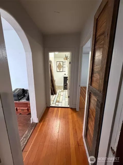 Entry Way - 321 E Oak St, Walla Walla, WA 99362 photo 5 of 6