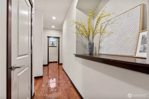Entry Way - 12014 NE 162nd Pl, Bothell, WA 98011 photo 3 of 7