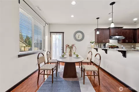 Dining - 12014 NE 162nd Pl, Bothell, WA 98011 photo 2 of 3