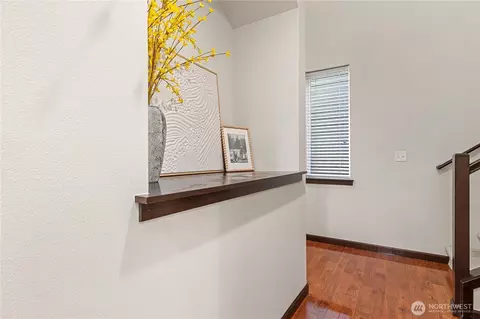 Entry Way - 12014 NE 162nd Pl, Bothell, WA 98011 photo 4 of 7