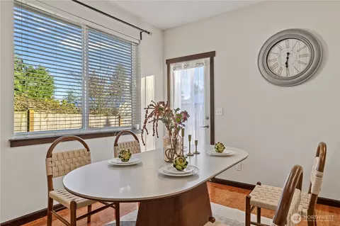 Dining - 12014 NE 162nd Pl, Bothell, WA 98011 photo 3 of 3