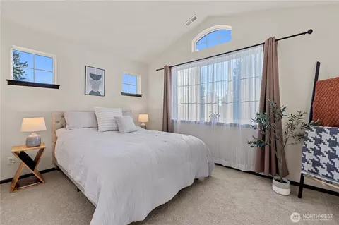 Bedroom - 12014 NE 162nd Pl, Bothell, WA 98011 photo 3 of 4