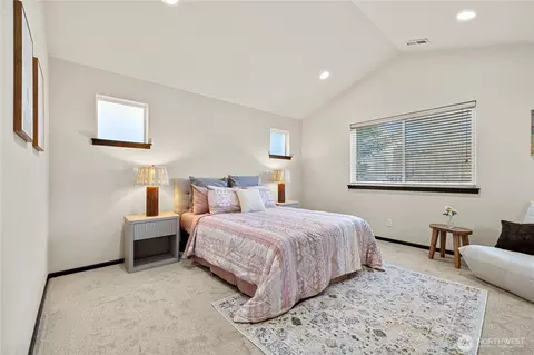 Bedroom - 12014 NE 162nd Pl, Bothell, WA 98011 photo 1 of 4