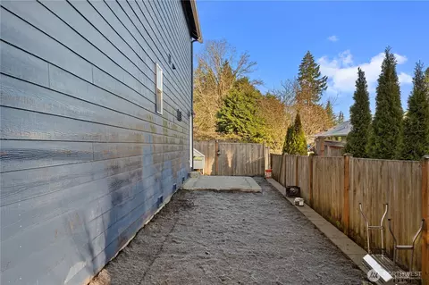 Exterior - 12014 NE 162nd Pl, Bothell, WA 98011 photo 6 of 6
