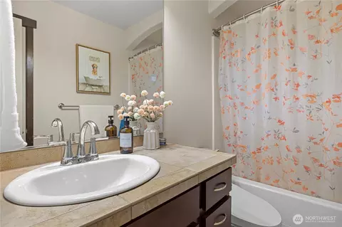 Bath - 12014 NE 162nd Pl, Bothell, WA 98011 photo 5 of 5
