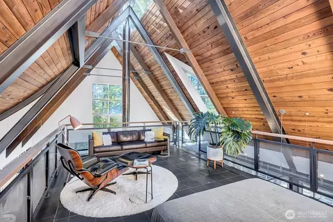 26222 SE 152nd St, Issaquah, WA 98027