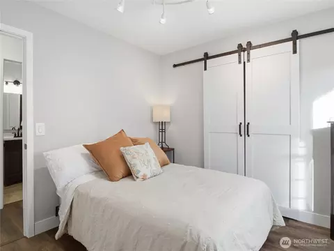 Bedroom - 1015 Nunnally Ave NW, Orting, WA 98360 photo 5 of 7