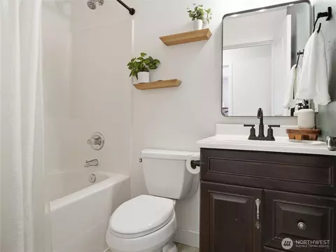 Bath - 1015 Nunnally Ave NW, Orting, WA 98360 photo 3 of 3