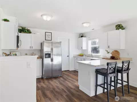 Kitchen - 1015 Nunnally Ave NW, Orting, WA 98360 photo 1 of 5
