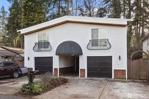 245 SE Croston Ln, Issaquah, WA 98027