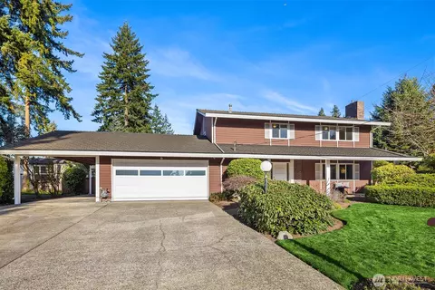 12042 SE 52nd St, Bellevue, WA 98006