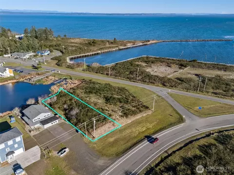 1048 Point Brown Ave SE, Ocean Shores, WA 98569
