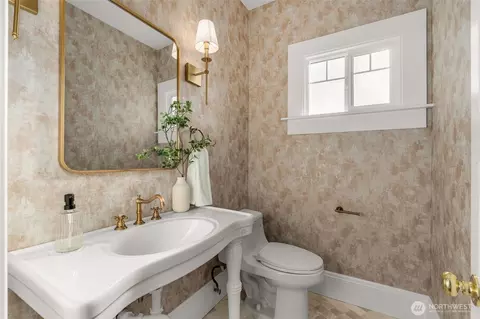 Bath - 3113 E Cherry St, Seattle, WA 98122 photo 1 of 6